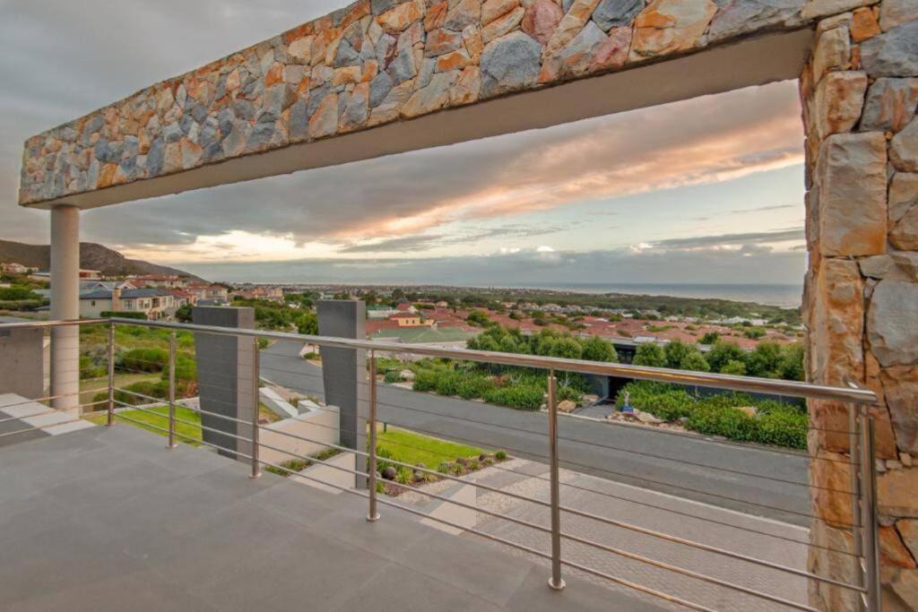 Waterstone Villa Hermanus Exterior photo